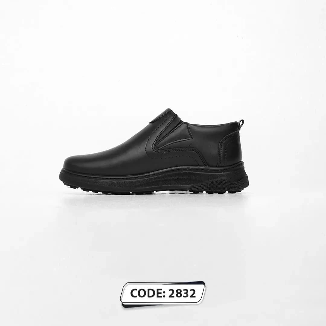 کفش تمام مشکی بدون بند جلوی کار تیکه دوزی ( کد 2832 )